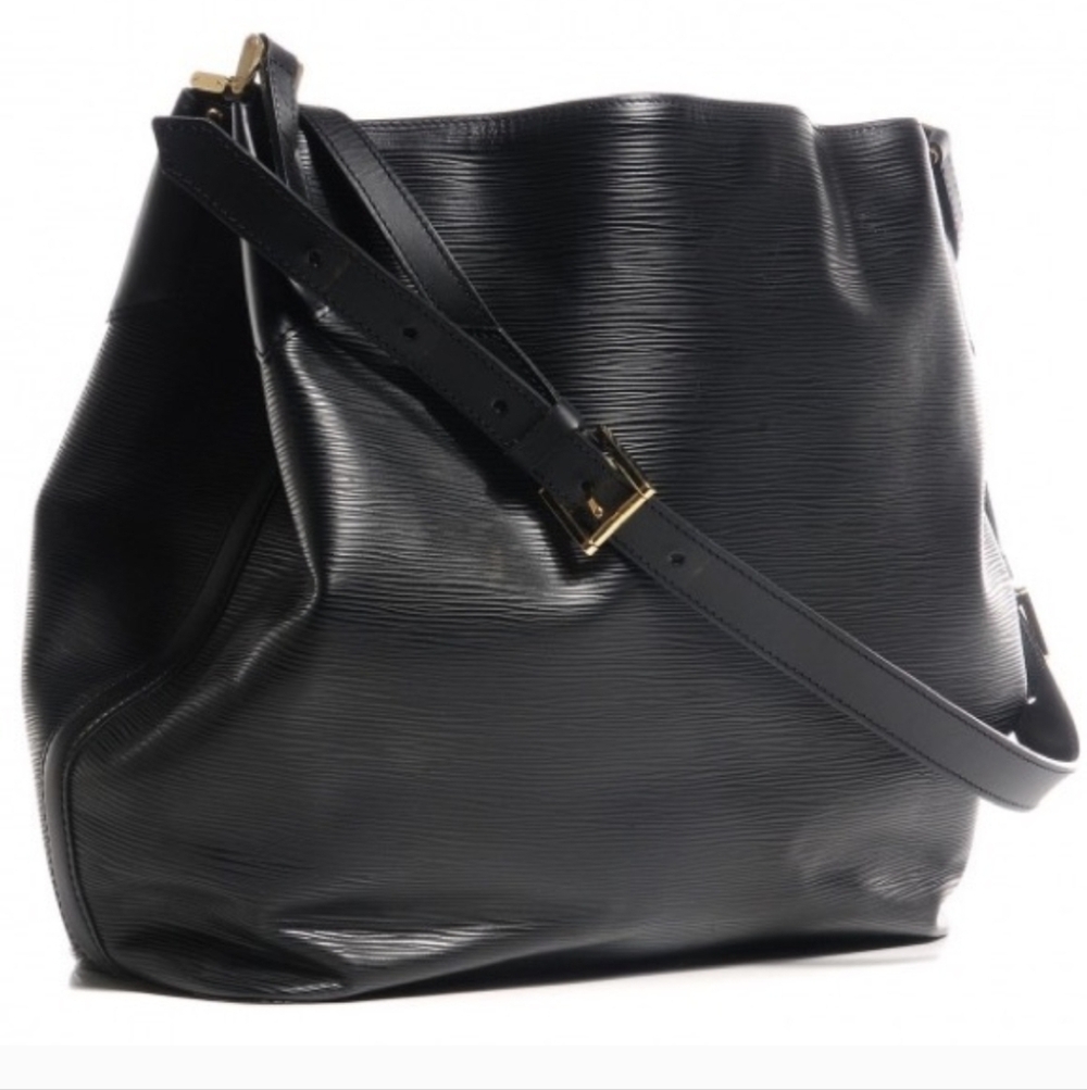 Louis Vuitton Epi Mandara GM